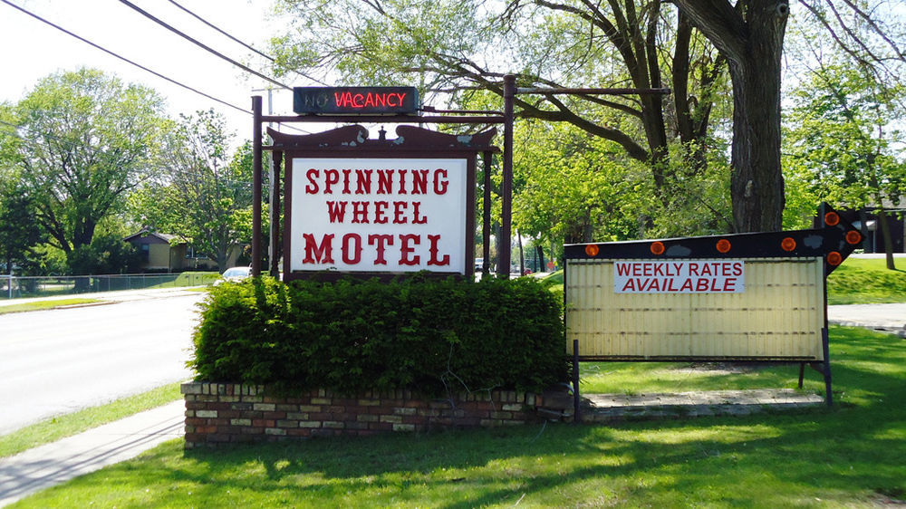 Spinning Wheel Motel Барабуу Екстериор снимка